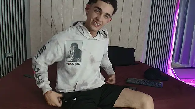 Snapshot of nathan_shimmer chatting on 11-08-25, 09:02 nathan shimmer online show from 11-08-25, 09:02