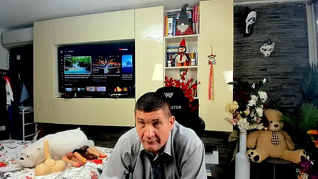 SpartacusDaddy48 online show from 04-08-26, 08:25