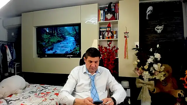 SpartacusDaddy48 online show from 04-19-26, 07:49