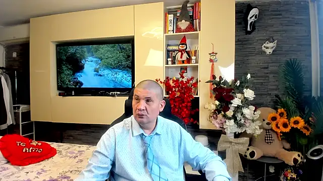 Snapshot of SpartacusDaddy48 chatting on 04-30-26, 04:24 SpartacusDaddy48 online show from 04-30-26, 04:24