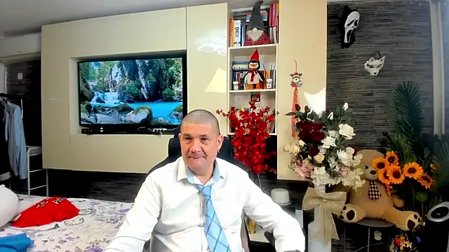 Snapshot of SpartacusDaddy48 chatting on 05-01-26, 11:15 SpartacusDaddy48 online show from 05-01-26, 11:15