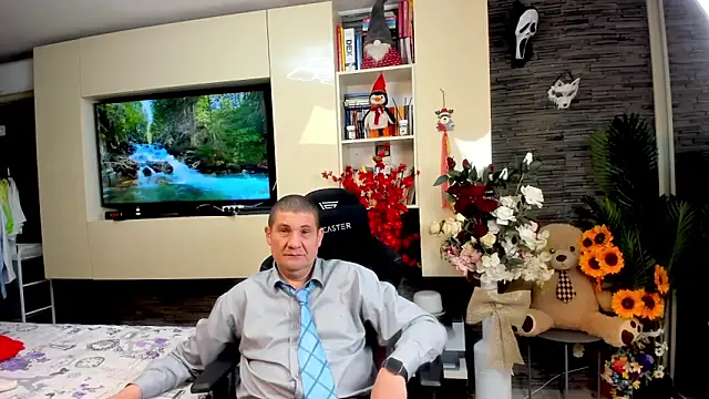 Snapshot of SpartacusDaddy48 chatting on 05-11-26, 01:44 SpartacusDaddy48 online show from 05-11-26, 01:44