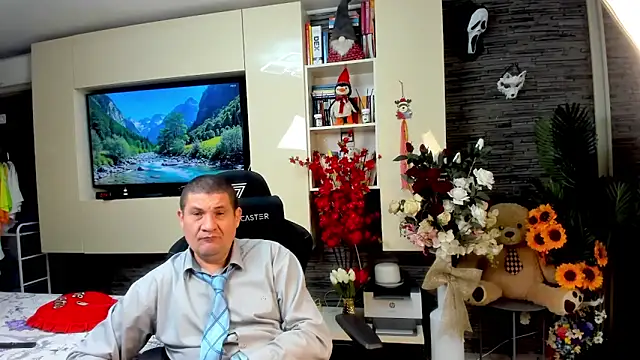 Snapshot of SpartacusDaddy48 chatting on 05-16-26, 08:07 SpartacusDaddy48 online show from 05-16-26, 08:07