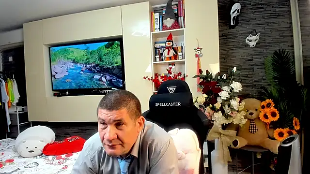 Snapshot of SpartacusDaddy48 chatting on 05-18-26, 07:20 SpartacusDaddy48 online show from 05-18-26, 07:20
