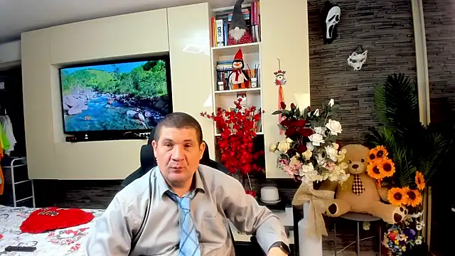 Snapshot of SpartacusDaddy48 chatting on 05-19-26, 08:20 SpartacusDaddy48 online show from 05-19-26, 08:20
