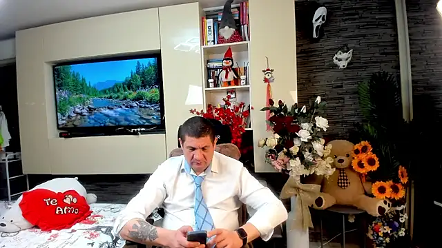 Snapshot of SpartacusDaddy48 chatting on 05-25-26, 03:45 SpartacusDaddy48 online show from 05-25-26, 03:45