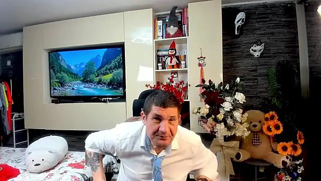 Snapshot of SpartacusDaddy48 chatting on 05-31-26, 05:26 SpartacusDaddy48 online show from 05-31-26, 05:26