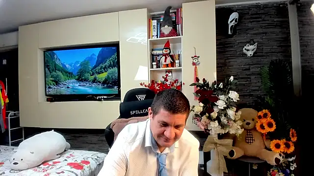 Snapshot of SpartacusDaddy48 chatting on 06-01-26, 05:03 SpartacusDaddy48 online show from 06-01-26, 05:03
