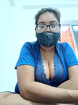 Snapshot of Elie_couple143 chatting on 10-20-25, 09:43 Elie couple143 online show from 10-20-25, 09:43