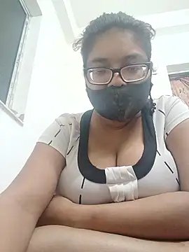 Snapshot of Elie_couple143 chatting on 10-28-25, 12:41 Elie couple143 online show from 10-28-25, 12:41