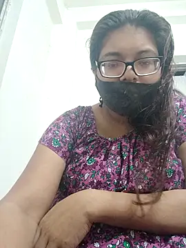 Snapshot of Elie_couple143 chatting on 10-29-25, 06:42 Elie couple143 online show from 10-29-25, 06:42