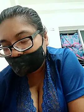 Snapshot of Elie_couple143 chatting on 11-01-25, 08:00 Elie couple143 online show from 11-01-25, 08:00