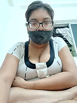 Snapshot of Elie_couple143 chatting on 11-06-25, 06:20 Elie couple143 online show from 11-06-25, 06:20