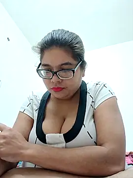 Snapshot of Elie_couple143 chatting on 11-16-25, 01:22 Elie couple143 online show from 11-16-25, 01:22