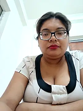 Snapshot of Elie_couple143 chatting on 12-03-25, 07:38 Elie couple143 online show from 12-03-25, 07:38