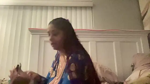 Snapshot of sweetnjuicyyy chatting on 09-11-25, 03:17 sweetnjuicyyy online show from 09-11-25, 03:17