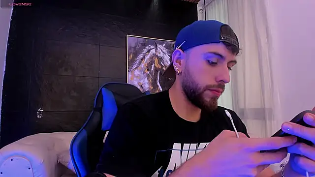 Maximo Wolff online show from 10-11-25, 07:56