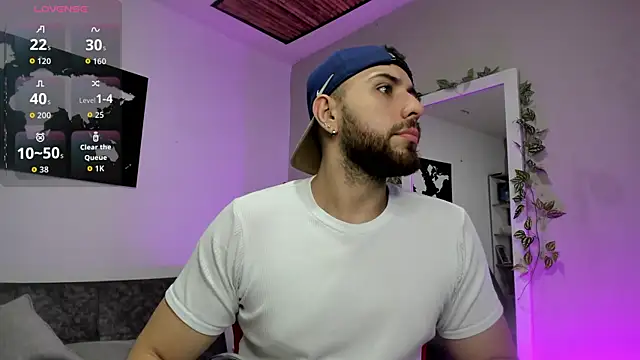 Maximo Wolff online show from 12-15-25, 08:13