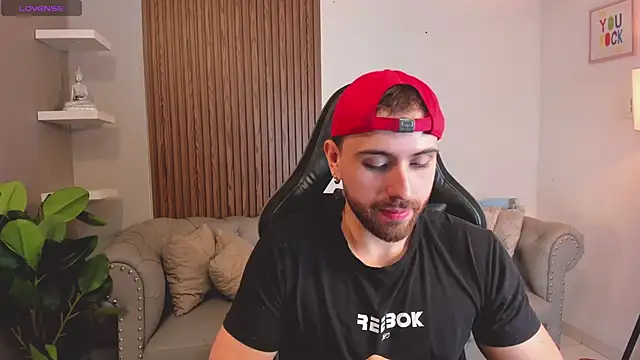 Maximo Wolff online show from 03-26-26, 10:59