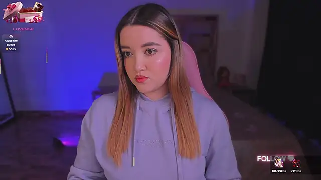 lunaarose online show from 10-04-25, 04:43