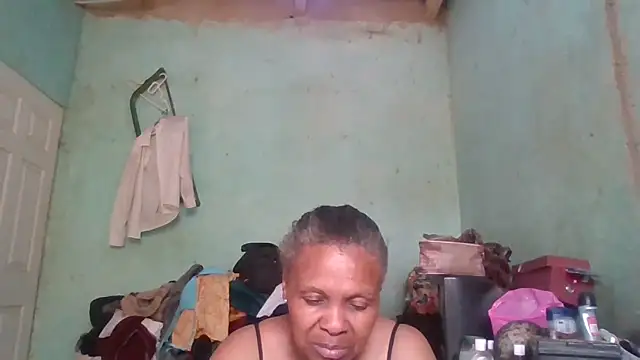 Snapshot of Nicky52 chatting on 09-21-25, 05:53 Nicky52 online show from 09-21-25, 05:53