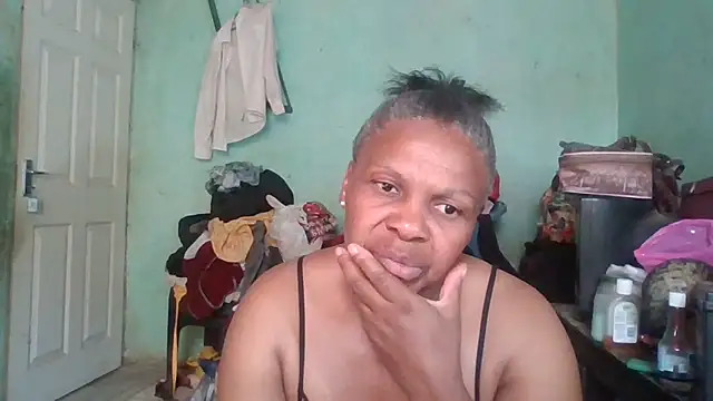 Snapshot of Nicky52 chatting on 09-22-25, 06:04 Nicky52 online show from 09-22-25, 06:04