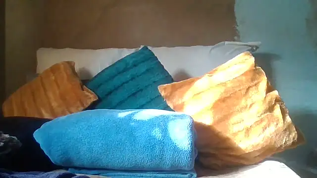 Snapshot of Nicky52 chatting on 10-13-25, 05:29 Nicky52 online show from 10-13-25, 05:29