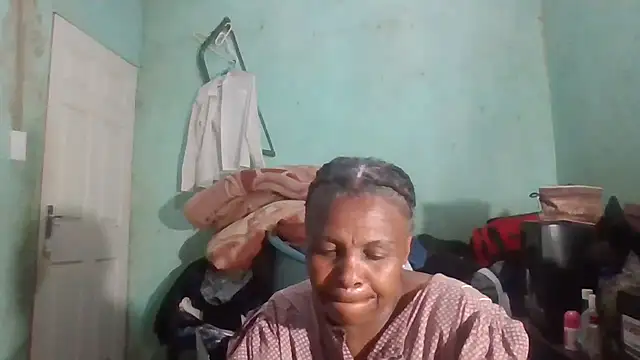 Snapshot of Nicky52 chatting on 10-13-25, 07:14 Nicky52 online show from 10-13-25, 07:14