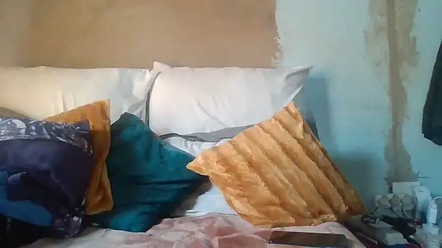 Snapshot of Nicky52 chatting on 10-14-25, 07:20 Nicky52 online show from 10-14-25, 07:20