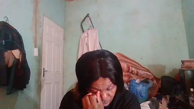Snapshot of Nicky52 chatting on 10-18-25, 08:37 Nicky52 online show from 10-18-25, 08:37