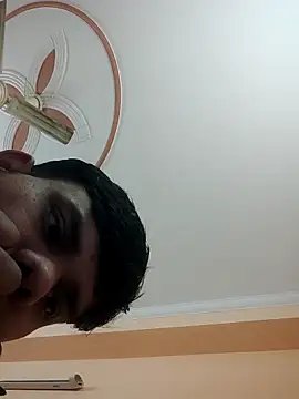 Snapshot of yr_Alex chatting on 12-18-25, 07:47 yr Alex online show from 12-18-25, 07:47