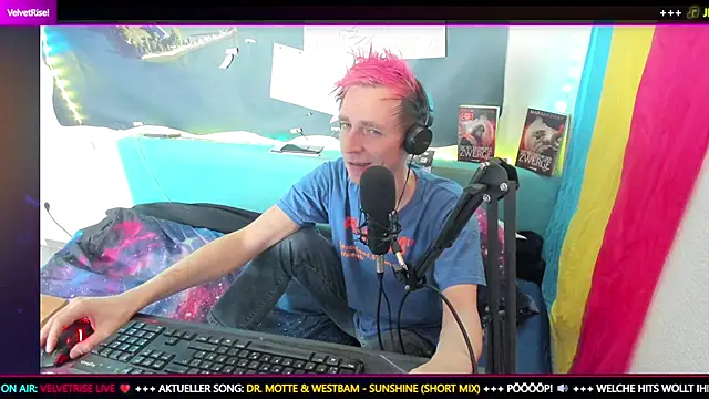 Snapshot of DaveLindau chatting on 02-10-26, 11:14 DaveLindau online show from 02-10-26, 11:14