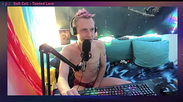 Snapshot of DaveLindau chatting on 03-27-26, 05:45 DaveLindau online show from 03-27-26, 05:45