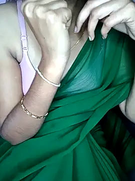 Snapshot of Nidhi_lovely chatting on 09-13-25, 04:18 Nidhi lovely online show from 09-13-25, 04:18