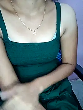 Snapshot of Nidhi_lovely chatting on 09-23-25, 01:19 Nidhi lovely online show from 09-23-25, 01:19