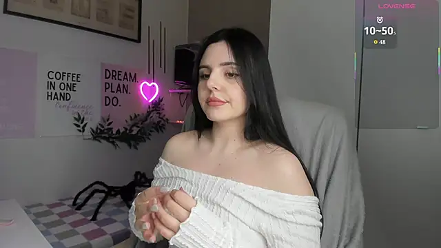 LiaWoow online show from 11-09-25, 02:48