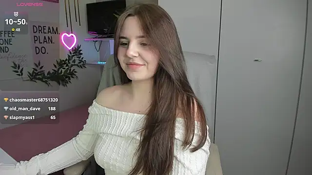 LiaWoow online show from 04-19-26, 06:10