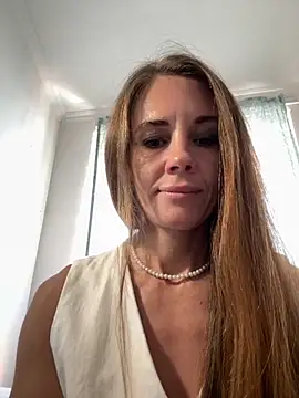 LucieMack online show from 09-10-25, 09:09