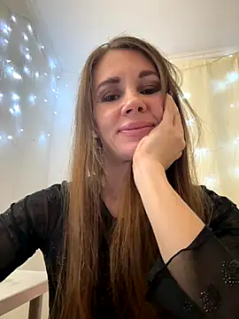 LucieMack online show from 10-20-25, 08:20