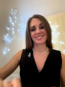 LucieMack online show from 11-03-25, 05:25