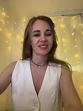 LucieMack online show from 05-27-26, 03:42