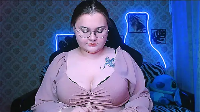 InLoveWithLife26 online show from 11-16-25, 05:29