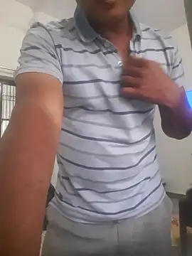 Snapshot of DesiEngine chatting on 03-23-26, 12:31 DesiEngine online show from 03-23-26, 12:31