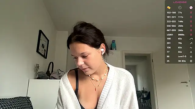 MaydaCornwall online show from 10-11-25, 07:07