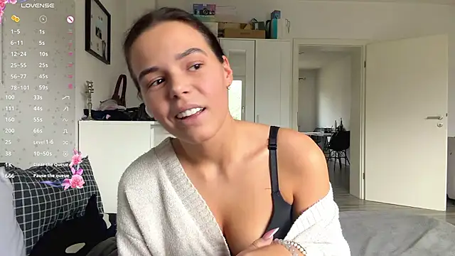 MaydaCornwall online show from 02-10-26, 03:05