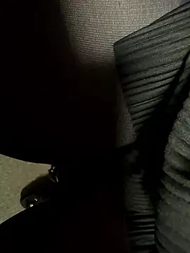 Snapshot of HiddenHoneyLDN chatting on 01-19-26, 10:19 HiddenHoneyLDN online show from 01-19-26, 10:19