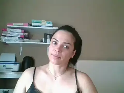 Snapshot of ITALIANASISIXX chatting on 05-27-26, 06:32 ITALIANASISIXX online show from 05-27-26, 06:32