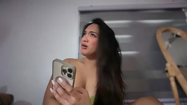 Snapshot of LaraBarcelo chatting on 01-10-26, 06:04 LaraBarcelo online show from 01-10-26, 06:04