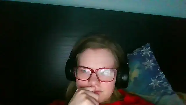 Moonolighta online show from 02-17-26, 03:19