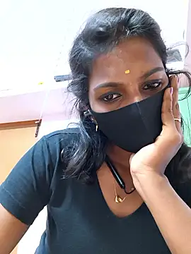 Snapshot of Honey_rosetamil chatting on 05-18-26, 07:52 Honey rosetamil online show from 05-18-26, 07:52